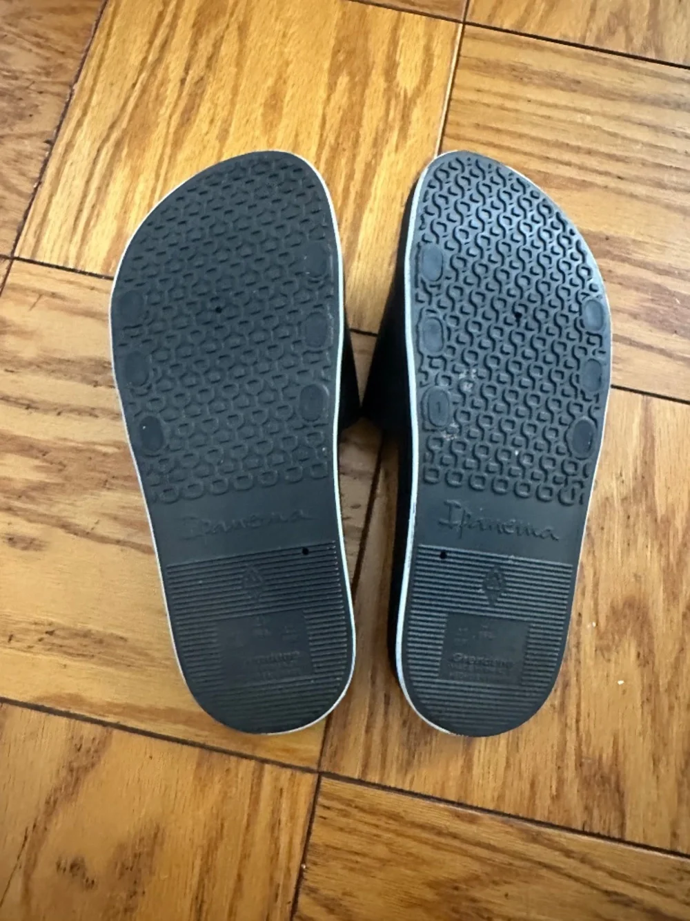 Men’s Ipanema slides Size 11